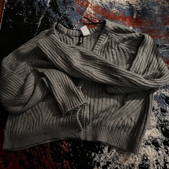Gray Ribbed Women's Sweater - Picture 3 of 3